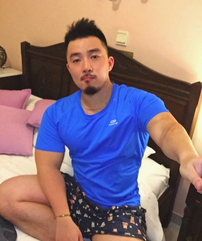 上下一条龙的第一张照片--海口交友中心